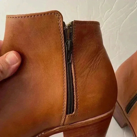 Adelante Brown Leather The Granada Ankle Boot - Picture 5 of 9